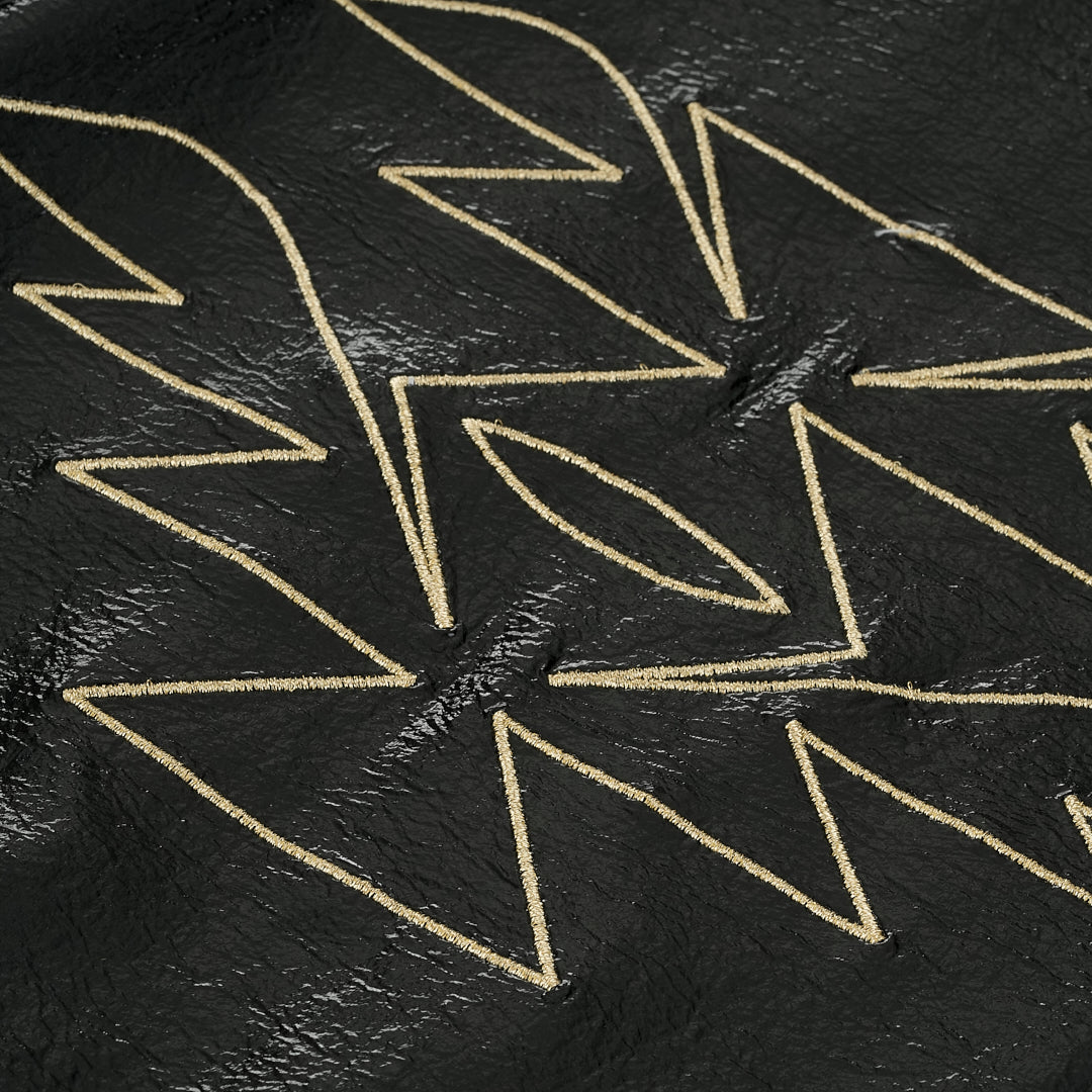 Модерно мъжко яке, изработено от лак  с вграден защитен слой срещу електромагнитните полета, цвят черен