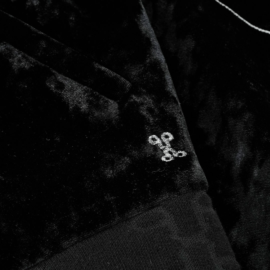 Модерно дамско яке, изработено от кадифе с вграден защитен слой срещу електромагнитните полета, цвят черен