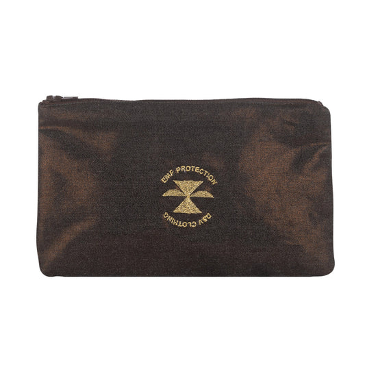 Несесер Елеганс с цип, защитен слой с метална нишка за предпазване от електромагнитни полета, цвят кафяв със златно лого